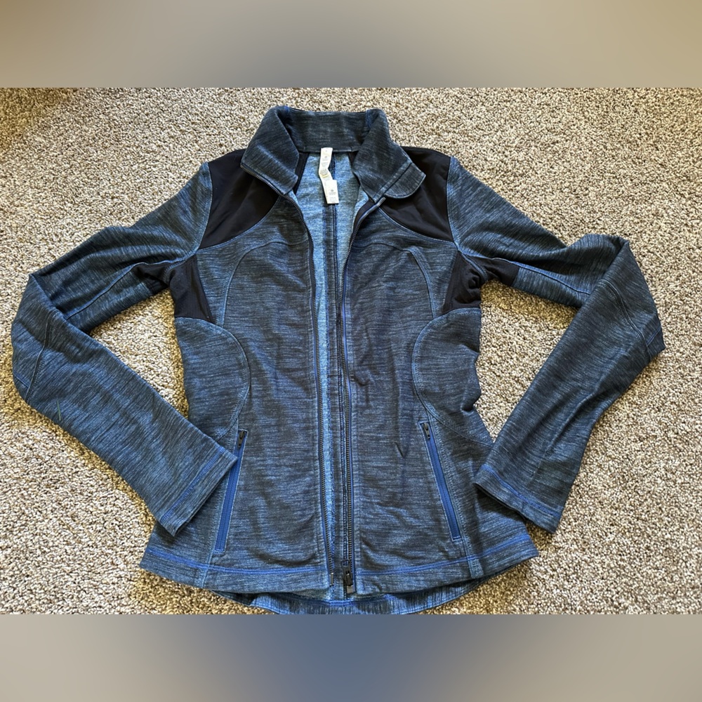 Lululemon Athletica Forme Jacket Inkwell Slub Denim thumb holes size 6